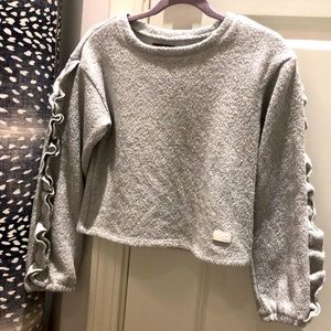 7ForAllMankind semi-crop ruffle sleeve soft sweater Girls sz 6. Darling!